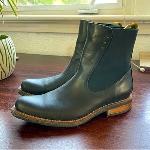 Excellent condition Pskaufman leather booties size 9.5